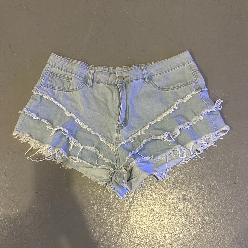 SHEIN Frayed Hem Light Blue Jean Shorts